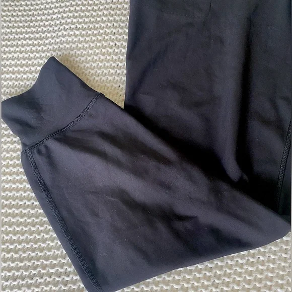 Old Navy High-Rise Jogger - Picture 2 of 3